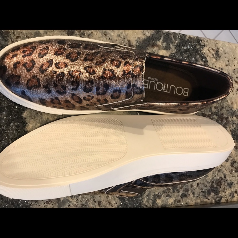 NWOT faux leather shoes
